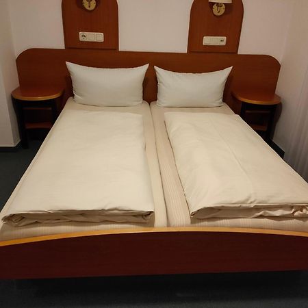 Hotel Zur Eisenbahn Rodgau Luaran gambar