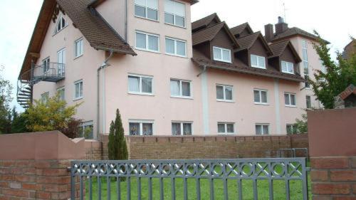 Hotel Zur Eisenbahn Rodgau Luaran gambar