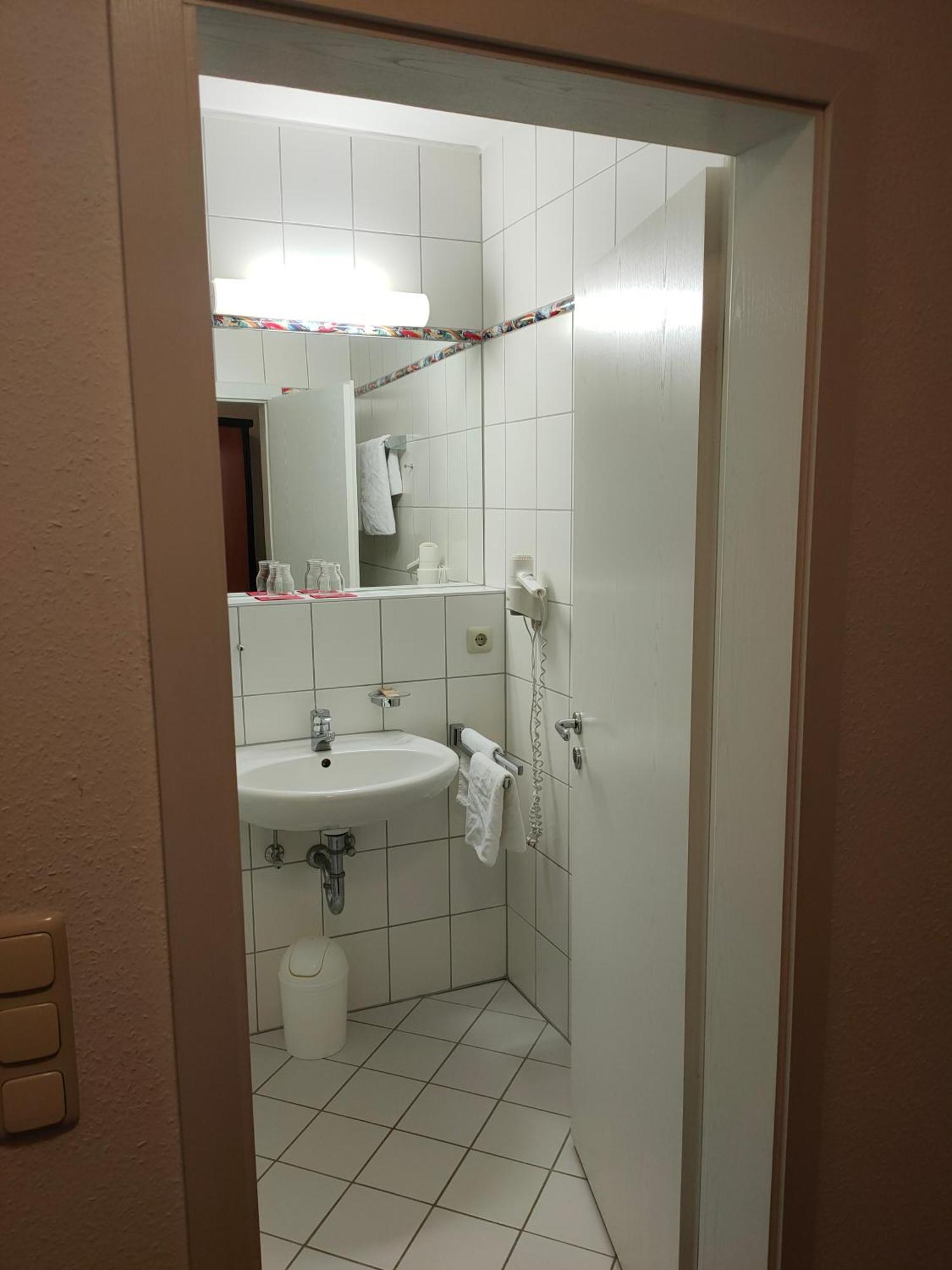 Hotel Zur Eisenbahn Rodgau Luaran gambar