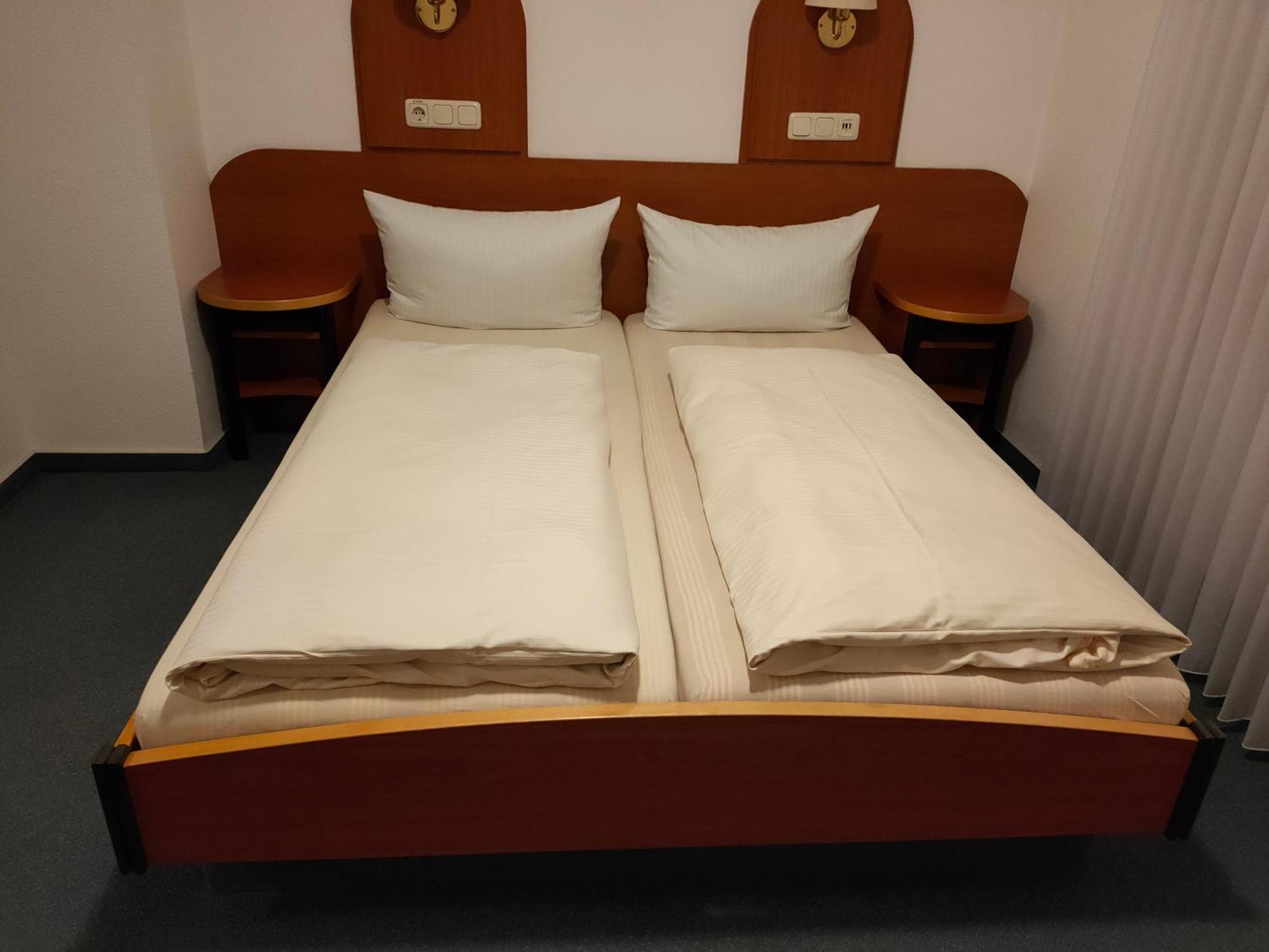 Hotel Zur Eisenbahn Rodgau Luaran gambar